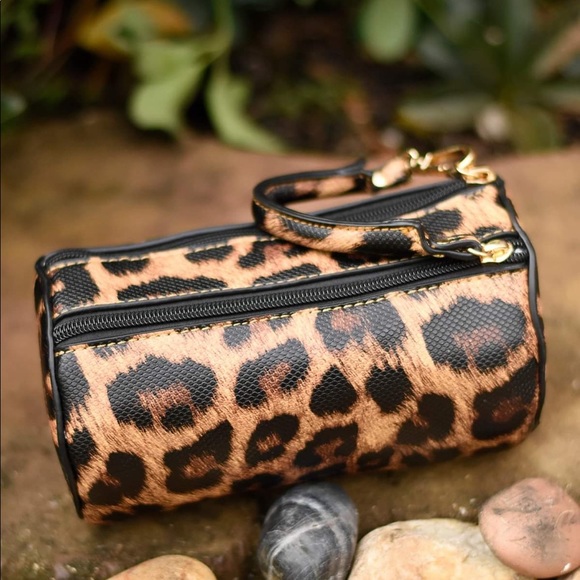 Leopard Accessory Bag - Picture 2 of 3